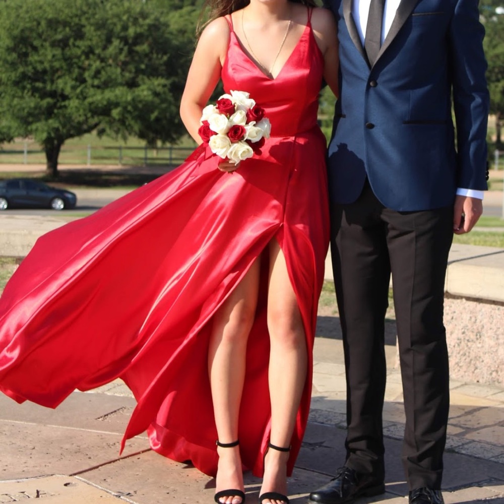 Sherri Hill size 6, red dress.
